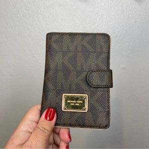 Michael Kors passport cover